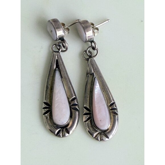 Teme Jewelry - Vintage 80s Native American Pink Pearl Shell Dangle Earrings Sterling Signed Tem